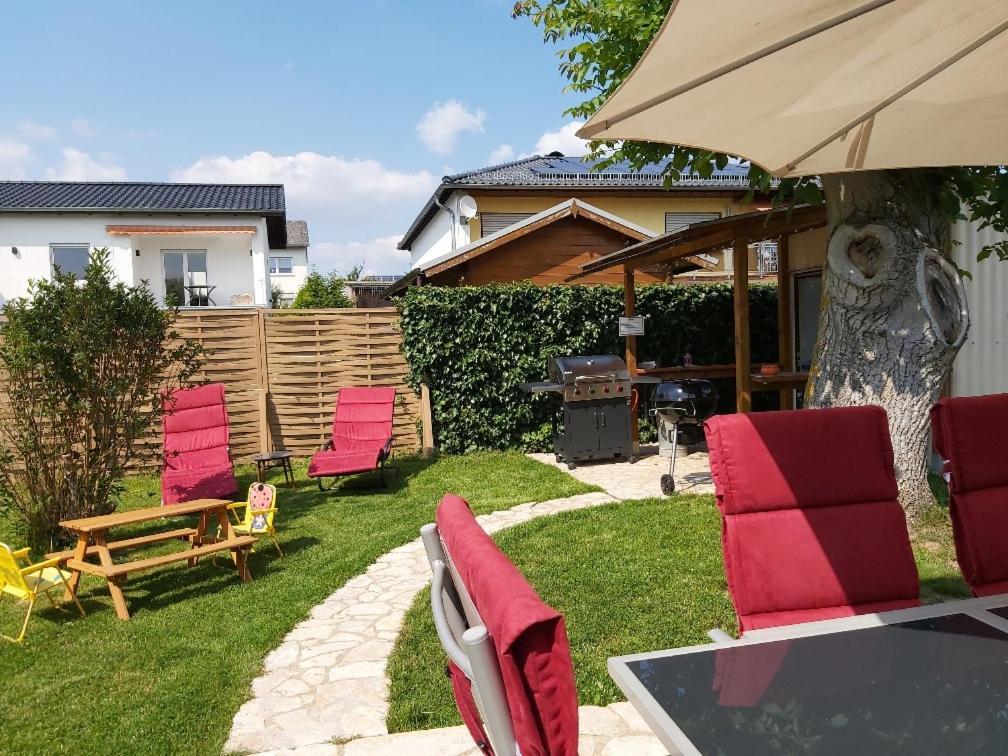Zwei 4 Sterne Wohnungen Bei Limburg Mensfelden エクステリア 写真